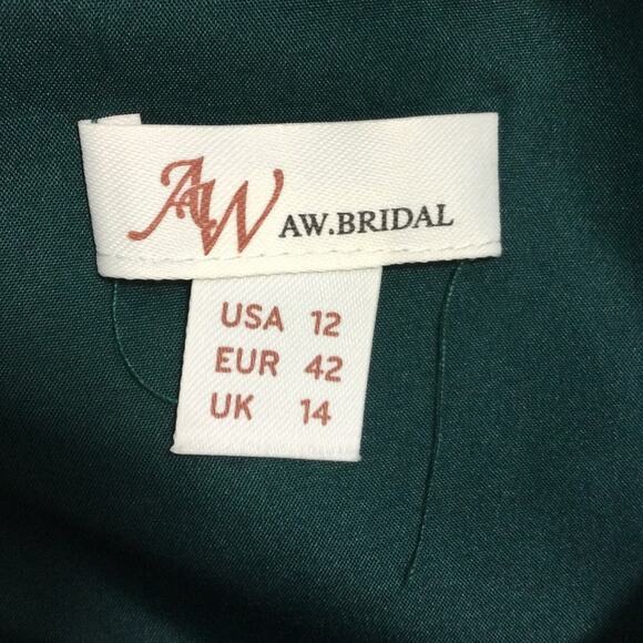 Elegant Green Maxi Dress - Picture 5 of 8